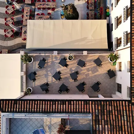 La Vista Postcard Hotel