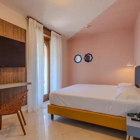 Hotel La Vista Postcard Lazise