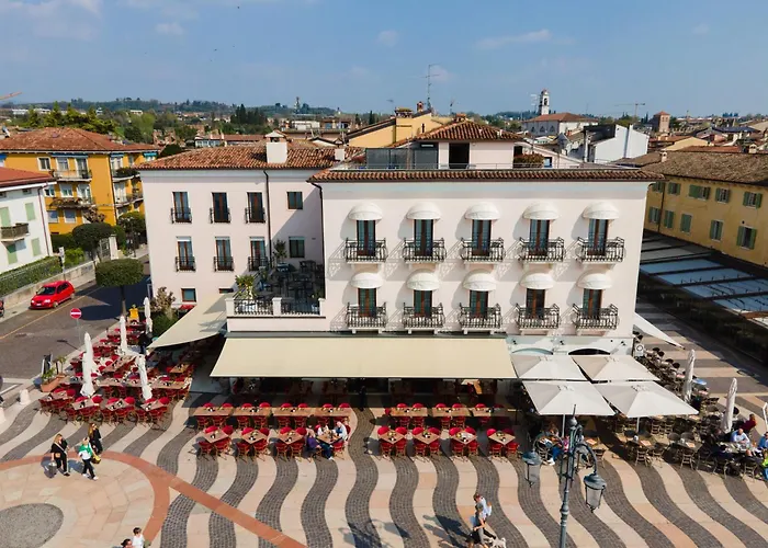 Hotel La Vista Postcard 3*