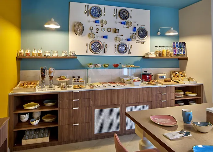 La Vista Postcard 3*