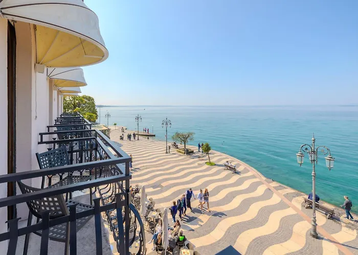 La Vista Postcard Отель